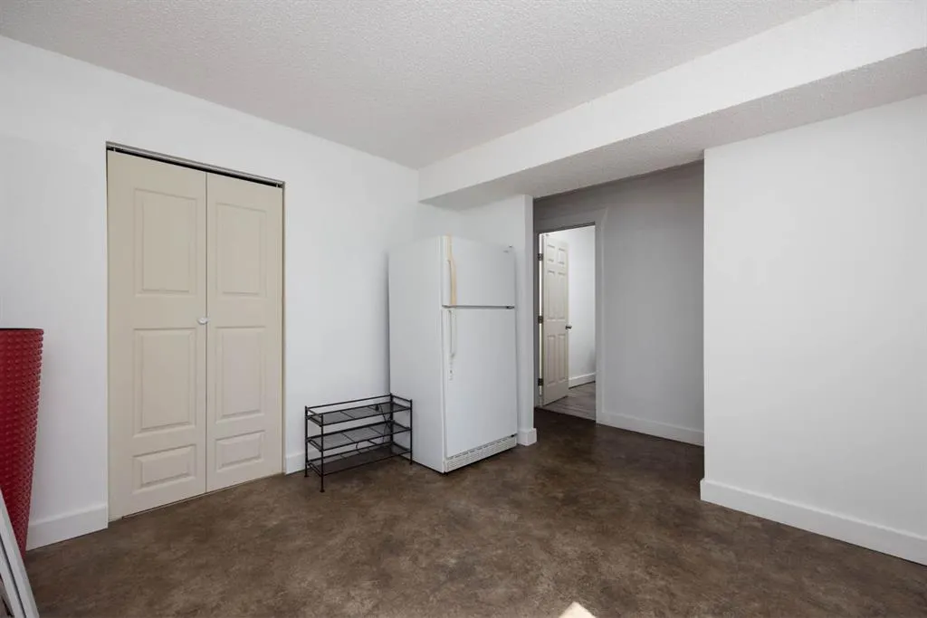 173 Oaks Crescent