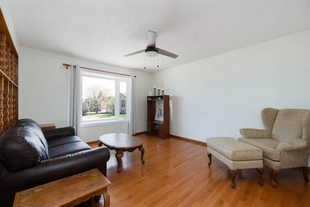 173 Oaks Crescent