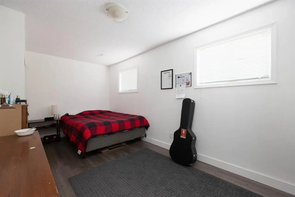 173 Oaks Crescent