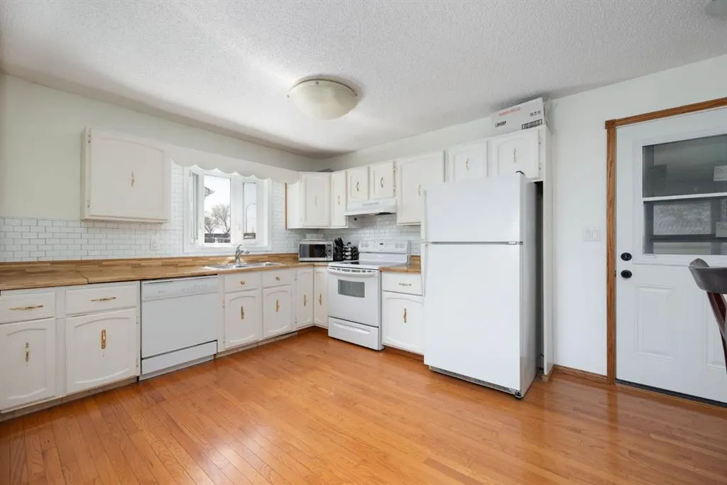 173 Oaks Crescent
