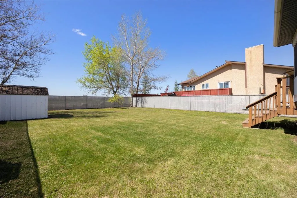 173 Oaks Crescent