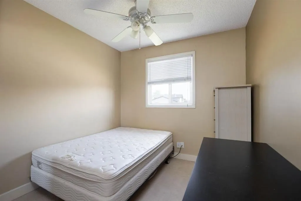173 Oaks Crescent