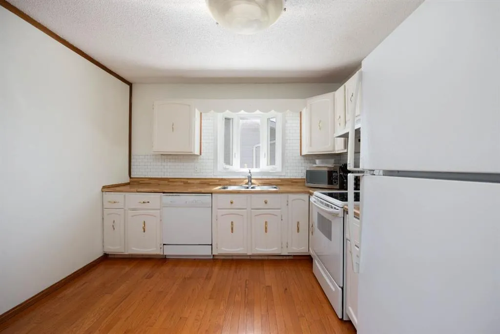 173 Oaks Crescent