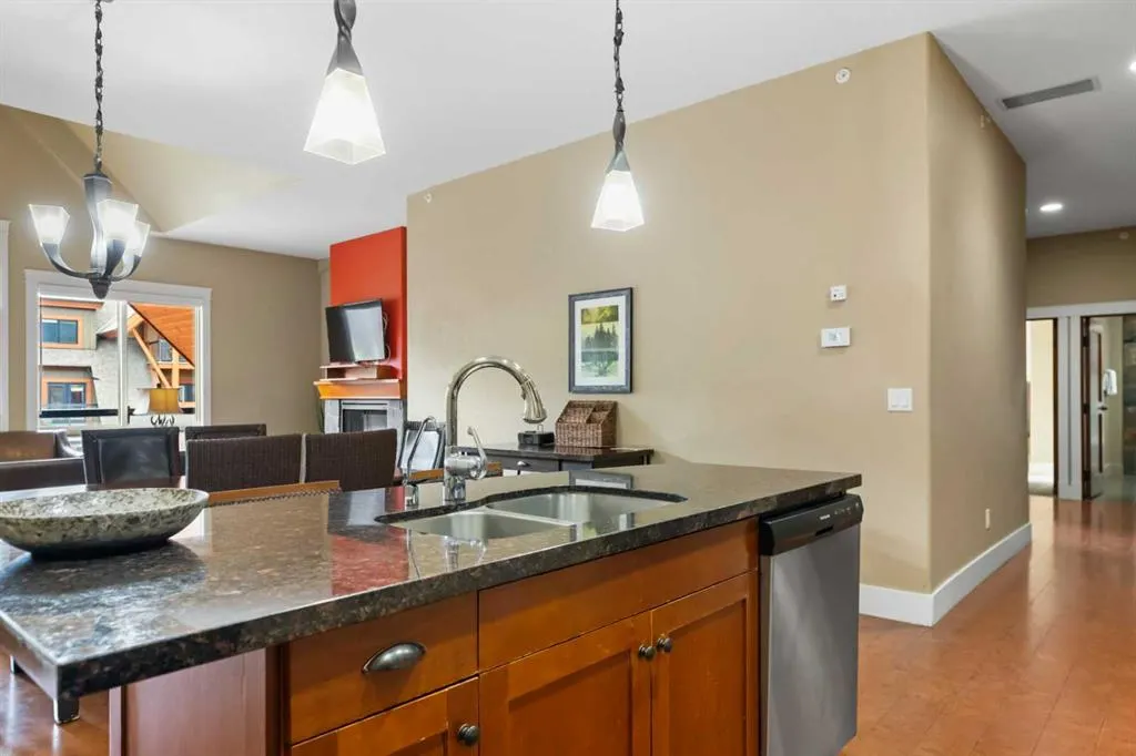 187 Kananaskis Way, #407