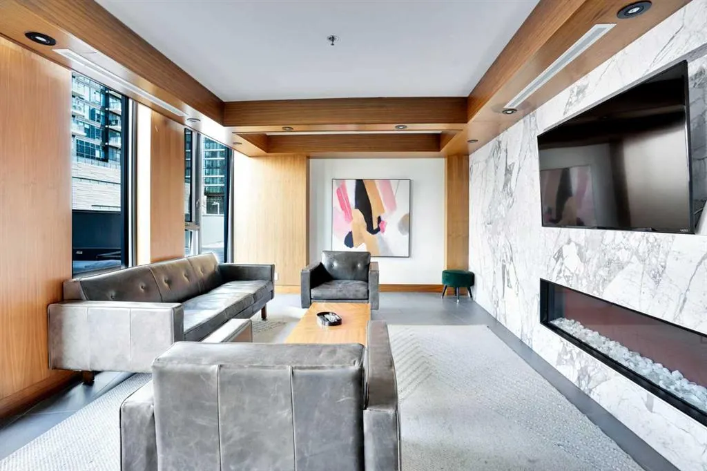 1010 6 Street SW, #206