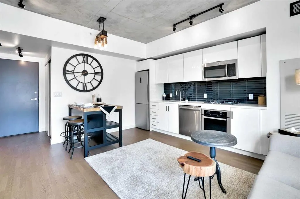 1010 6 Street SW, #206