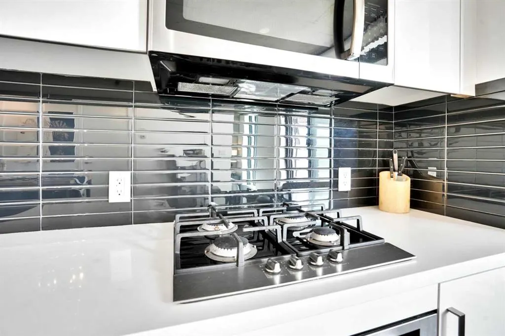1010 6 Street SW, #206