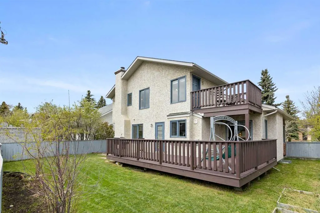 8266 Edgebrook Drive NW