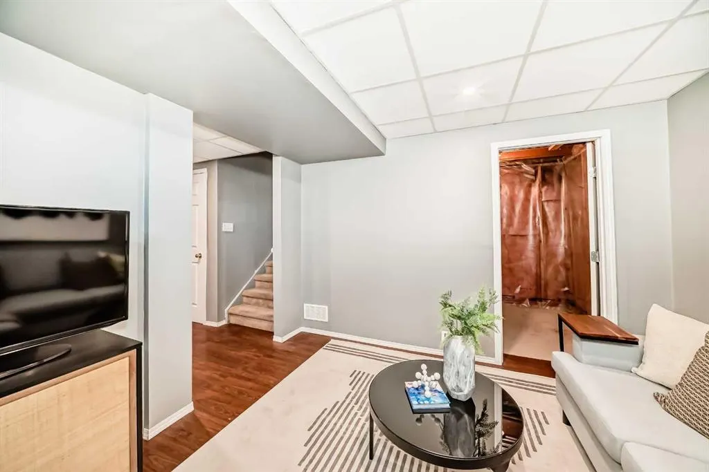 112 Covington Rise NE