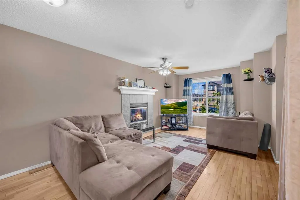 6 Saddlemont Way NE