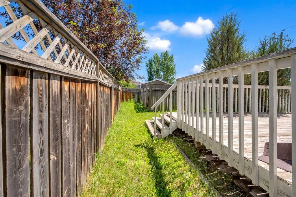 6 Saddlemont Way NE