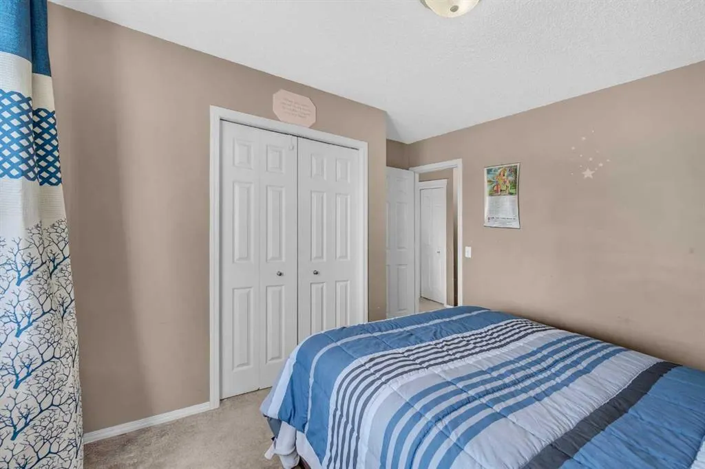 6 Saddlemont Way NE