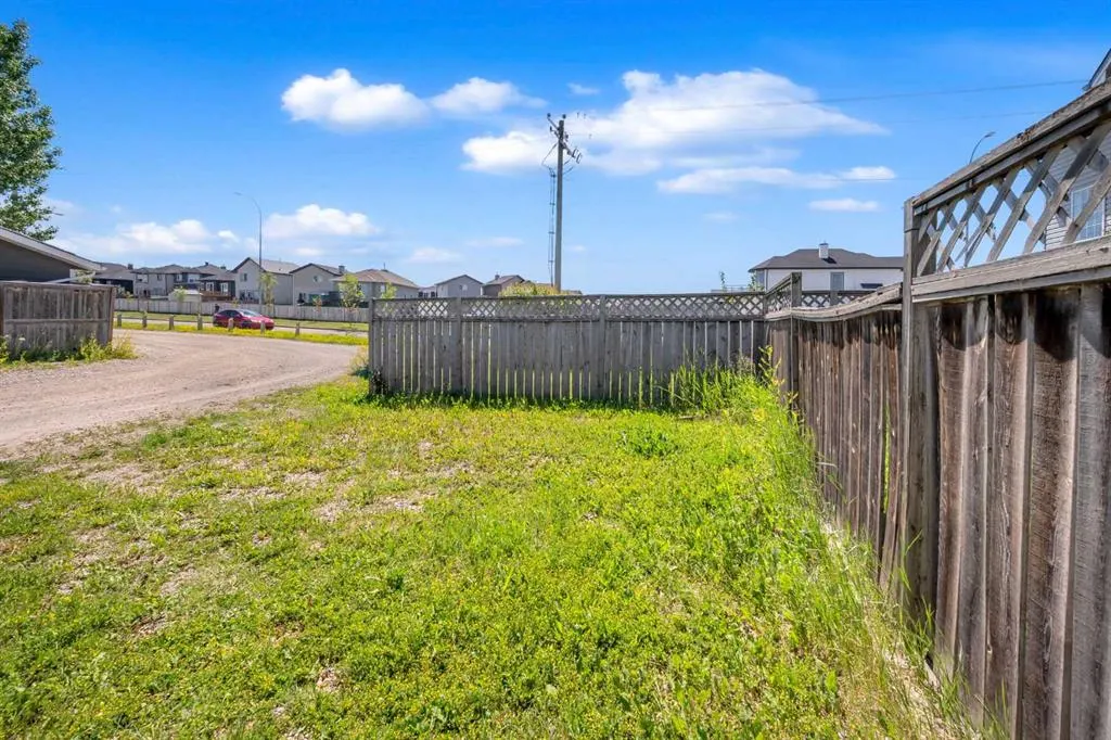6 Saddlemont Way NE