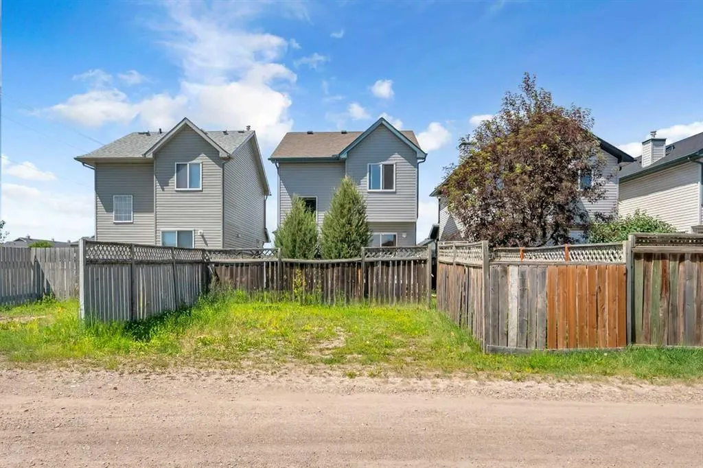 6 Saddlemont Way NE