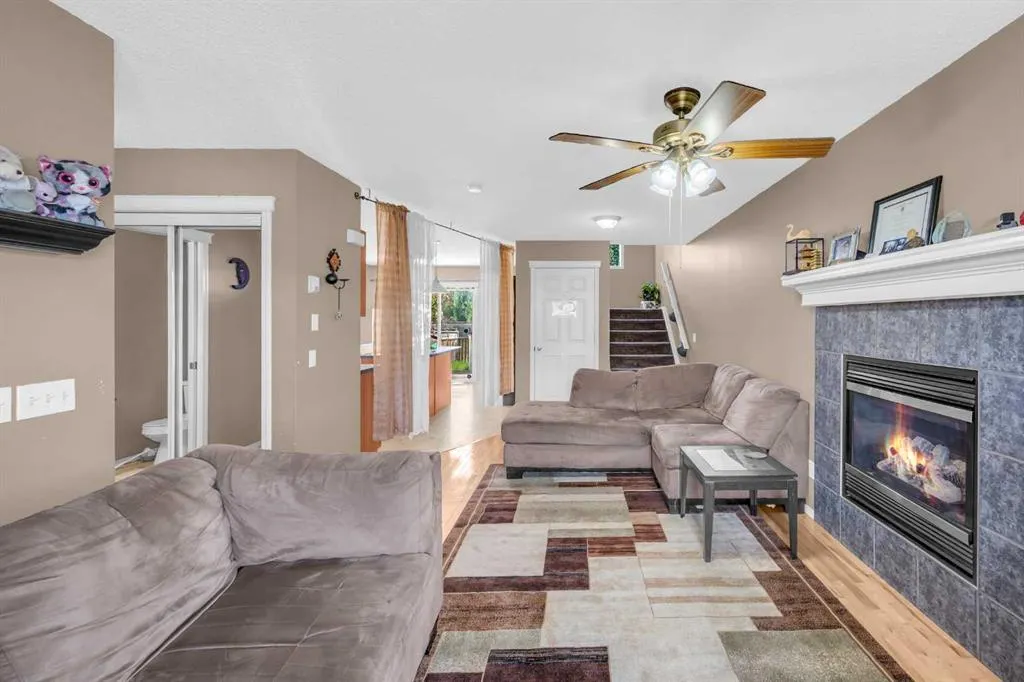 6 Saddlemont Way NE