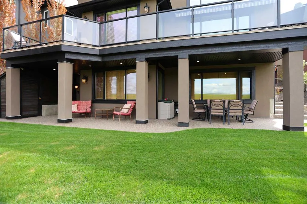 117 Rockcliff Bay NW