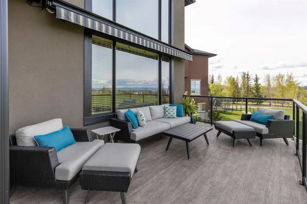 117 Rockcliff Bay NW