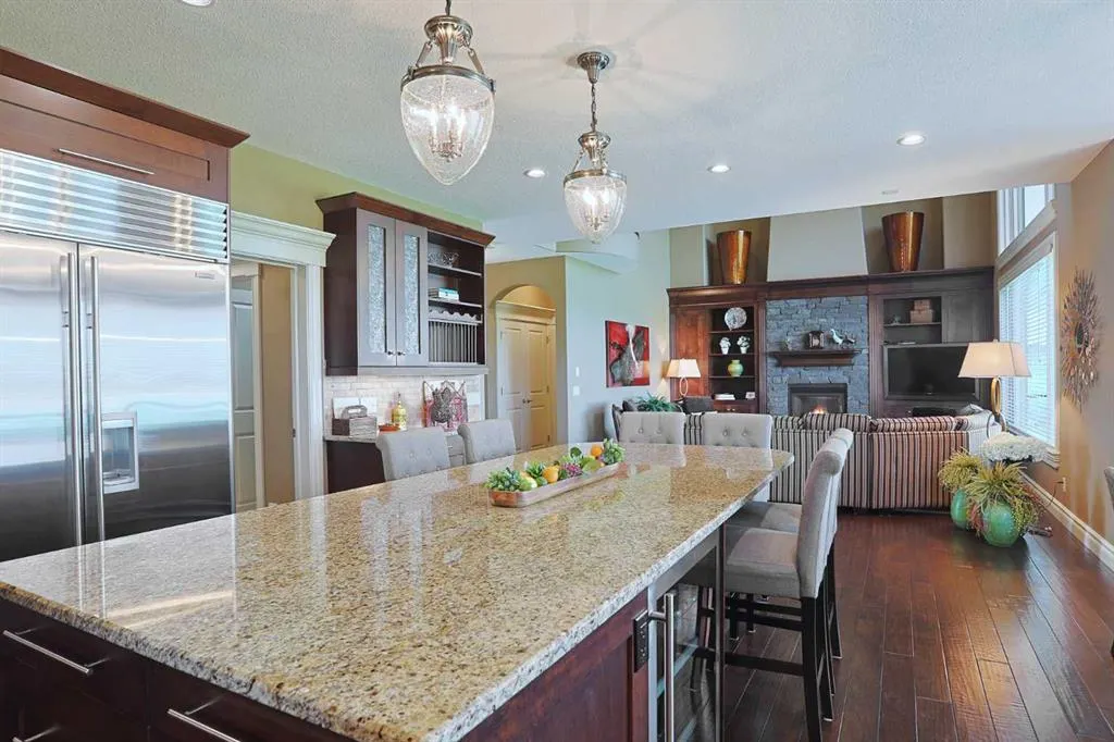 117 Rockcliff Bay NW