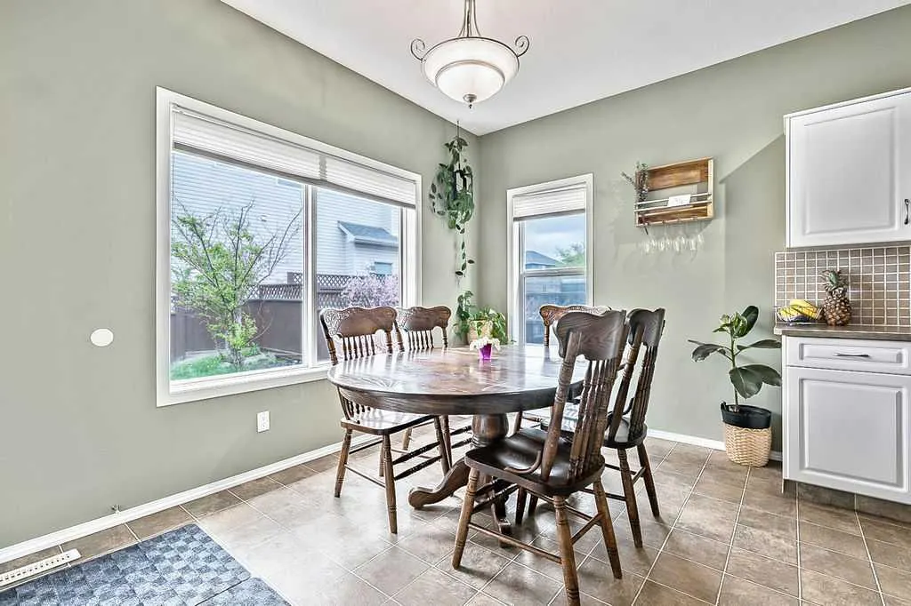 83 Crystalridge Close