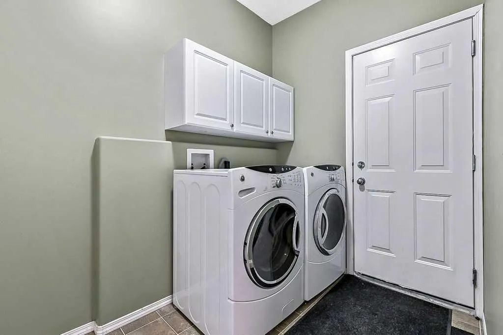 83 Crystalridge Close
