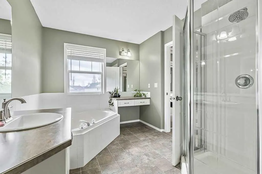 83 Crystalridge Close