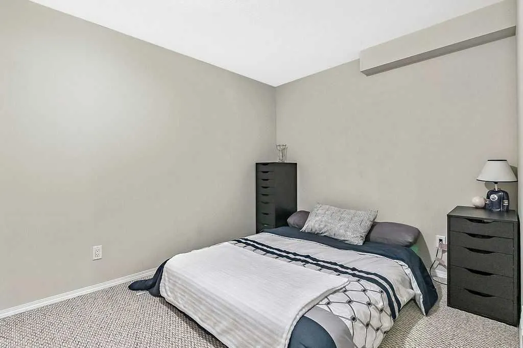 83 Crystalridge Close