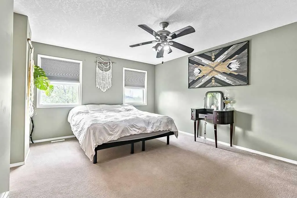 83 Crystalridge Close