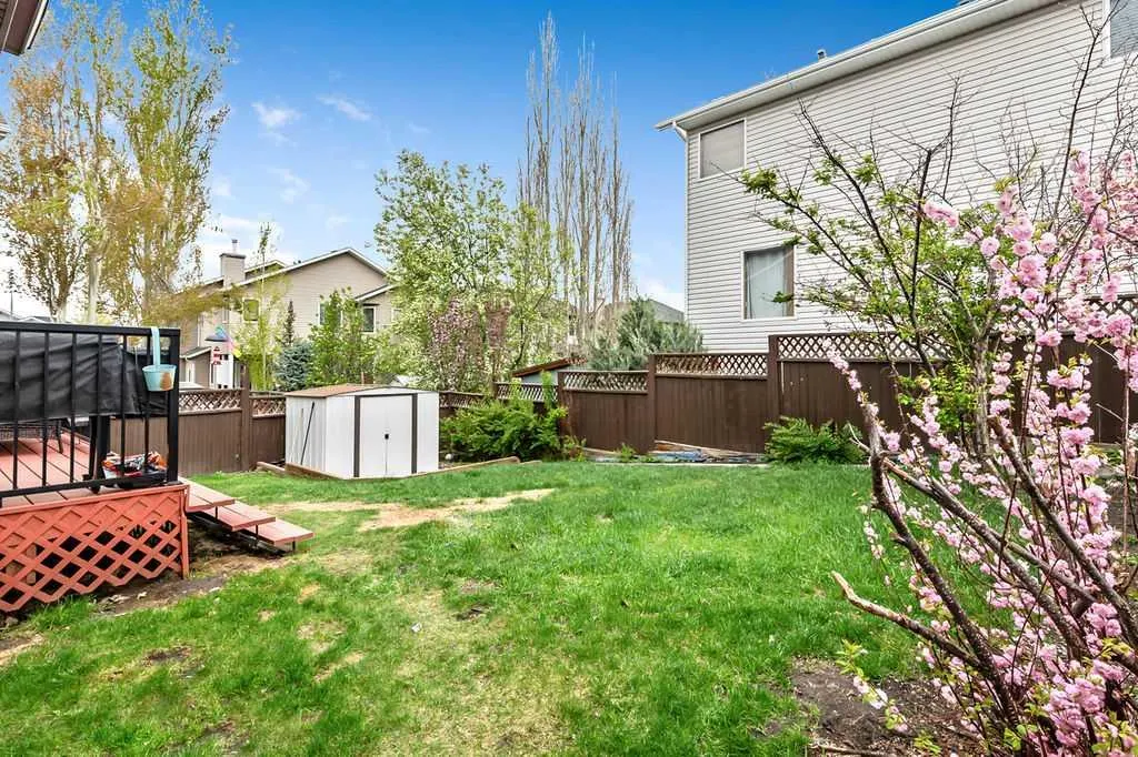 83 Crystalridge Close