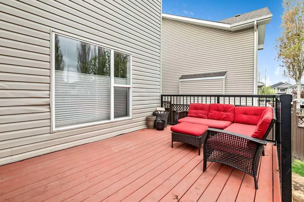 83 Crystalridge Close