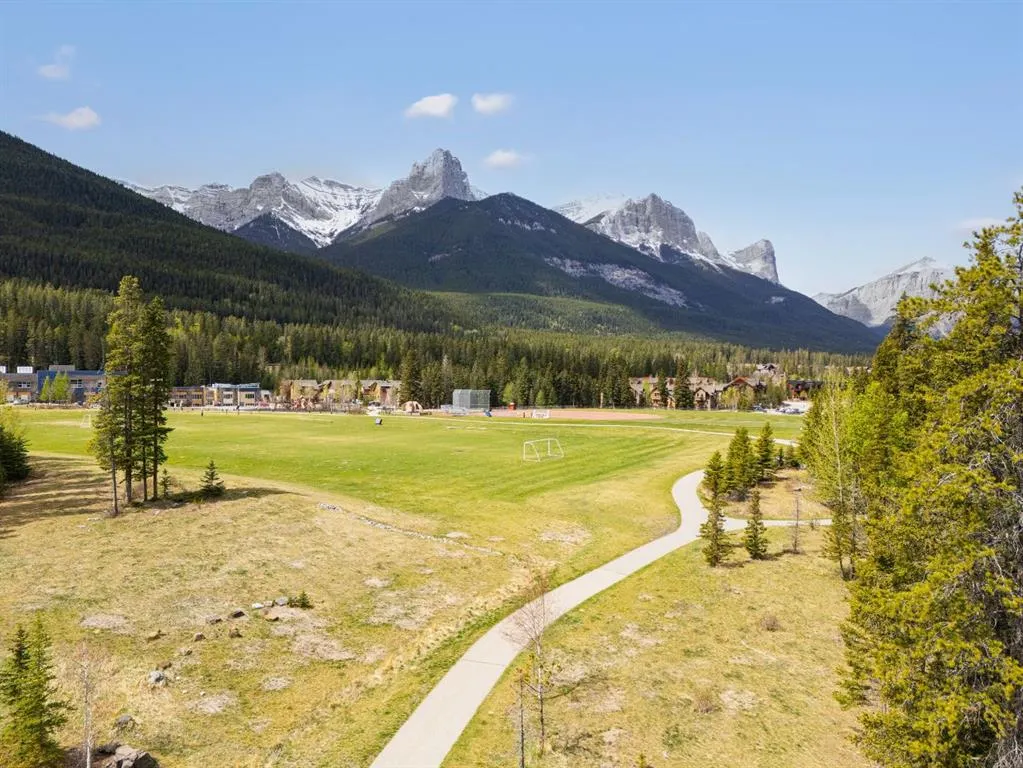 2100A Stewart Creek Drive, #101