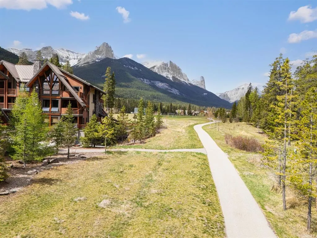 2100A Stewart Creek Drive, #101