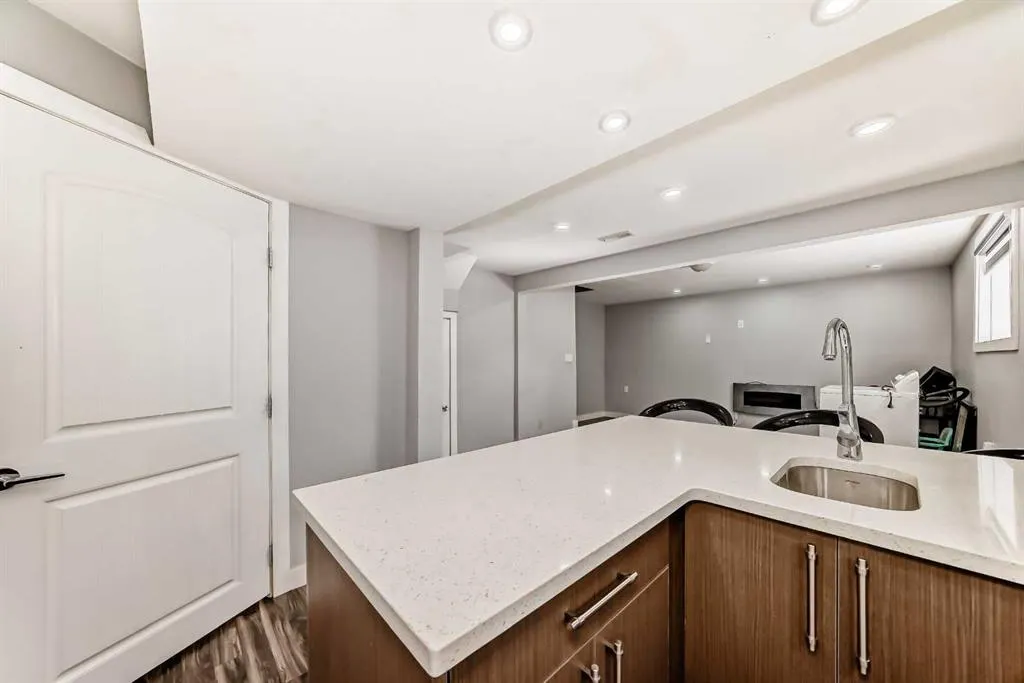42 Taraglen Road NE