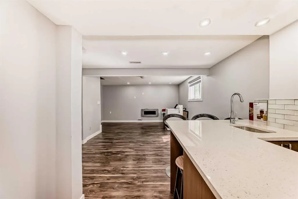42 Taraglen Road NE