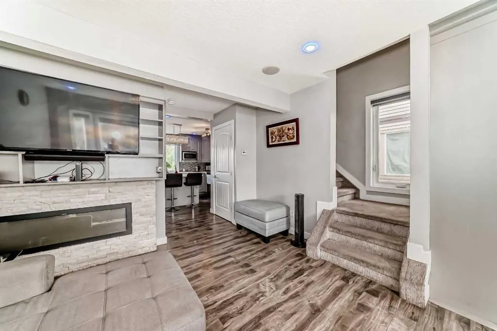 42 Taraglen Road NE