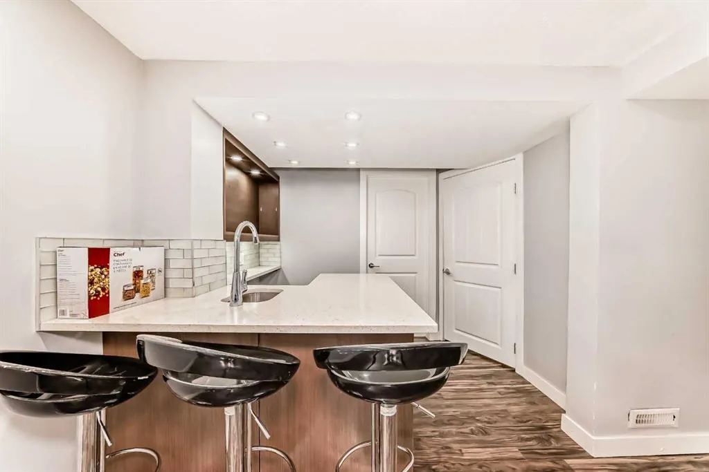 42 Taraglen Road NE