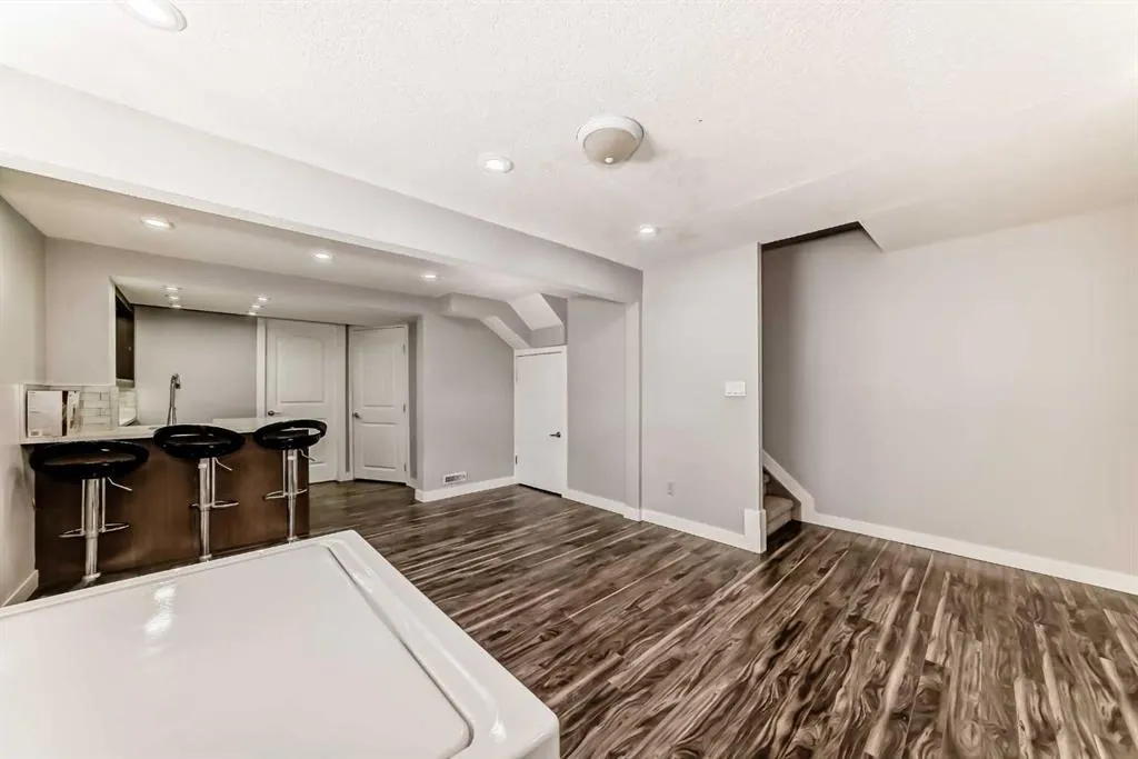 42 Taraglen Road NE