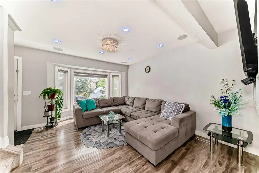 42 Taraglen Road NE