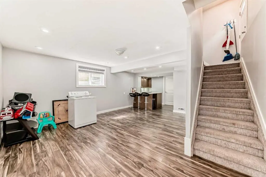 42 Taraglen Road NE