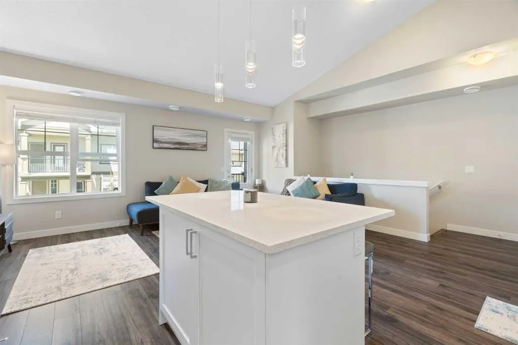 124 Evanscrest Gardens NW