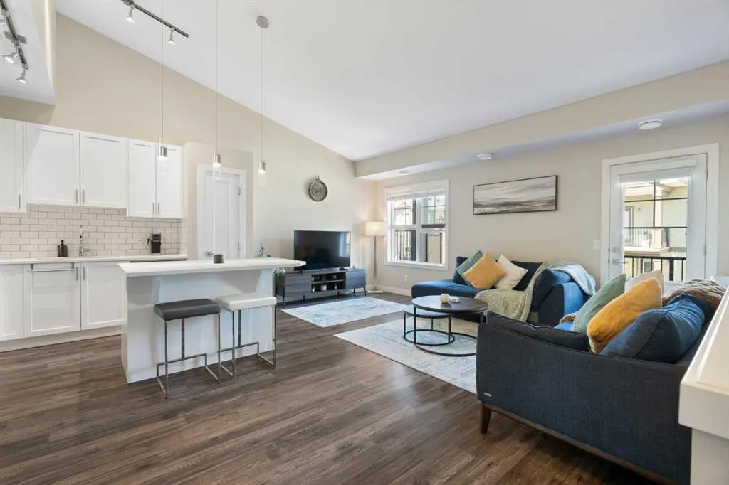 124 Evanscrest Gardens NW
