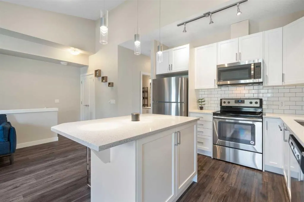 124 Evanscrest Gardens NW