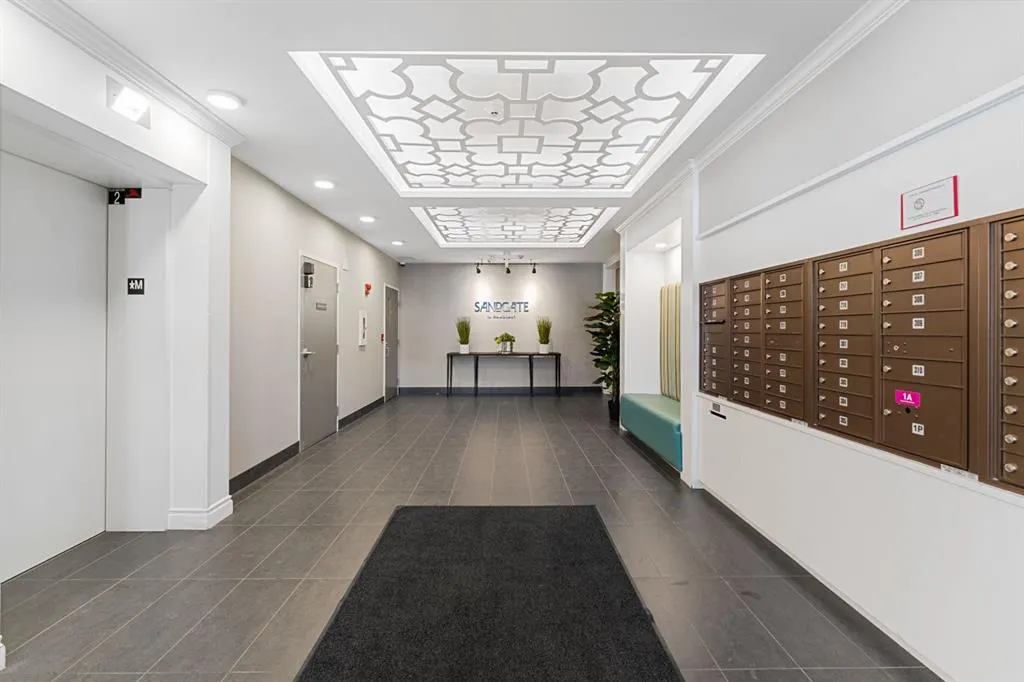 10 Mahogany Mews SE, #213