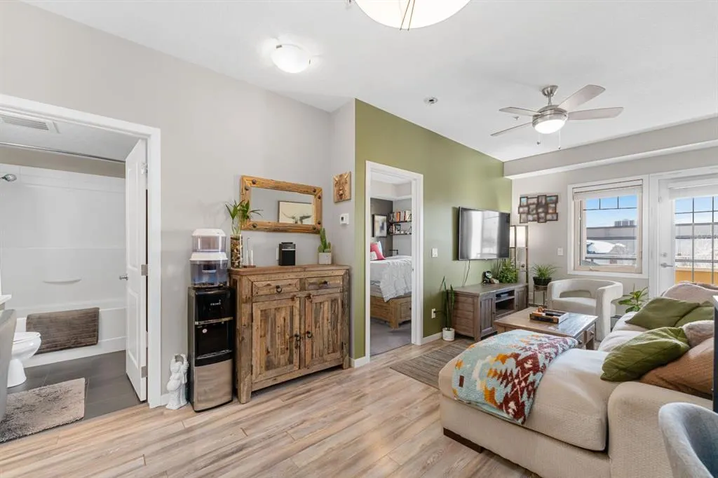 10 Mahogany Mews SE, #213