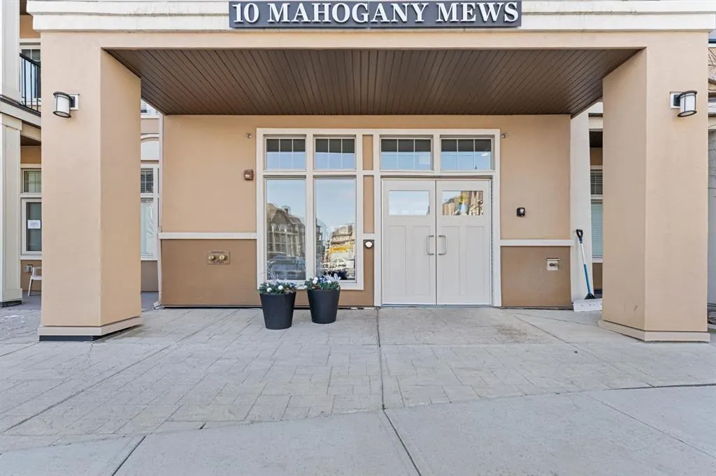 10 Mahogany Mews SE, #213