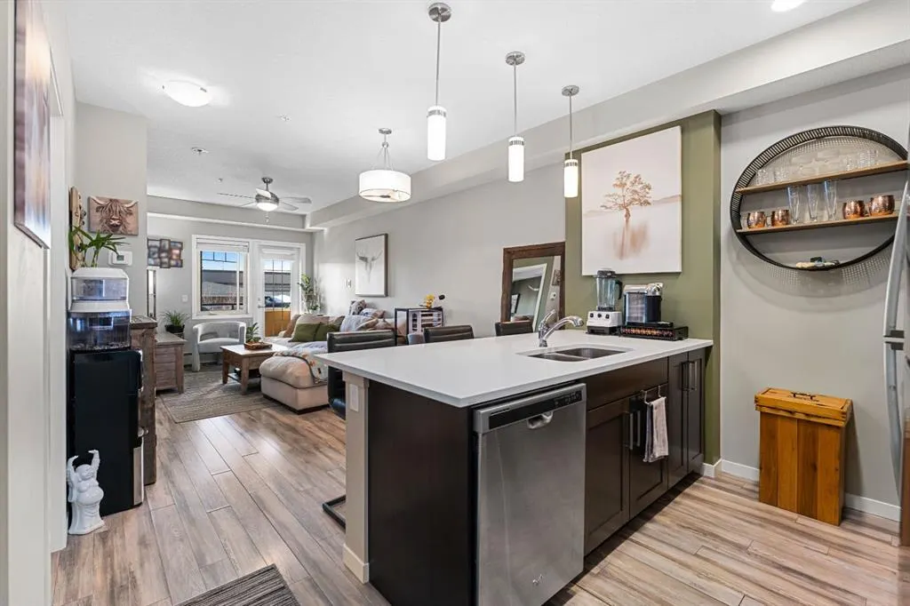 10 Mahogany Mews SE, #213