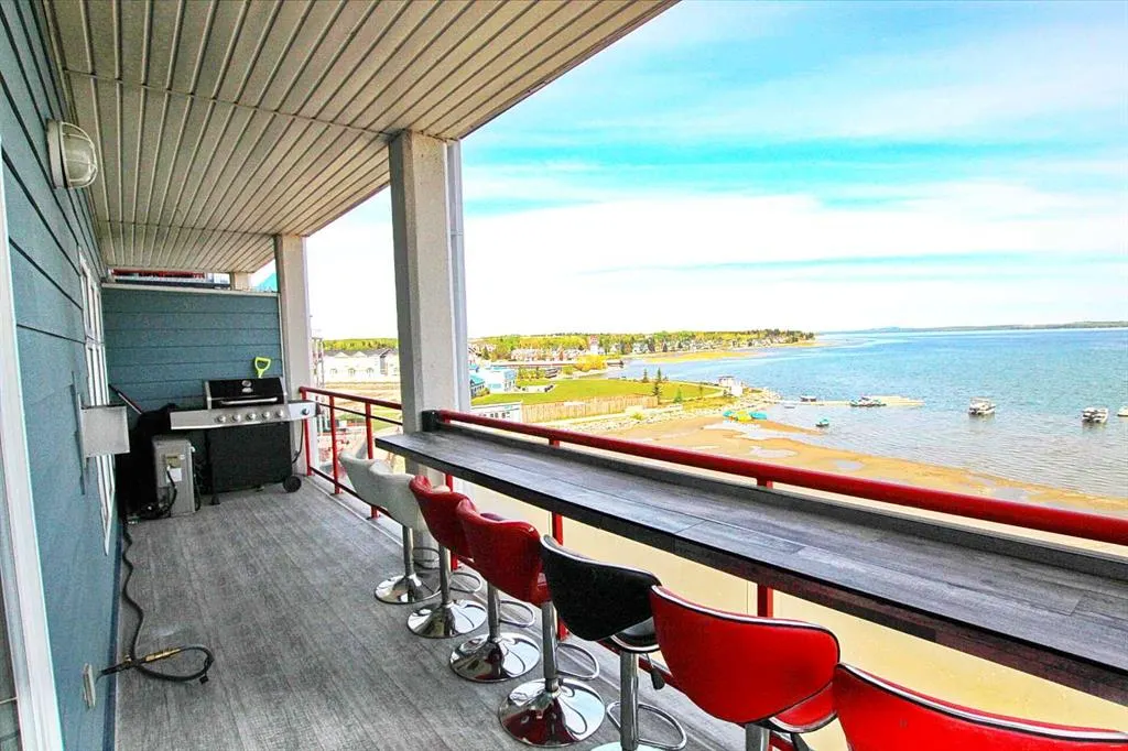 5100 Lakeshore Drive, #401