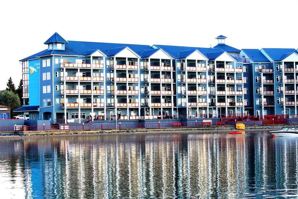 5100 Lakeshore Drive, #401