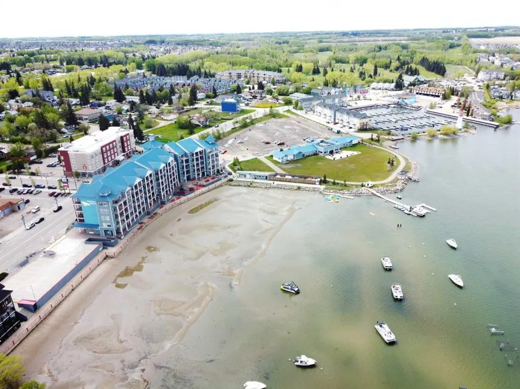 5100 Lakeshore Drive, #401
