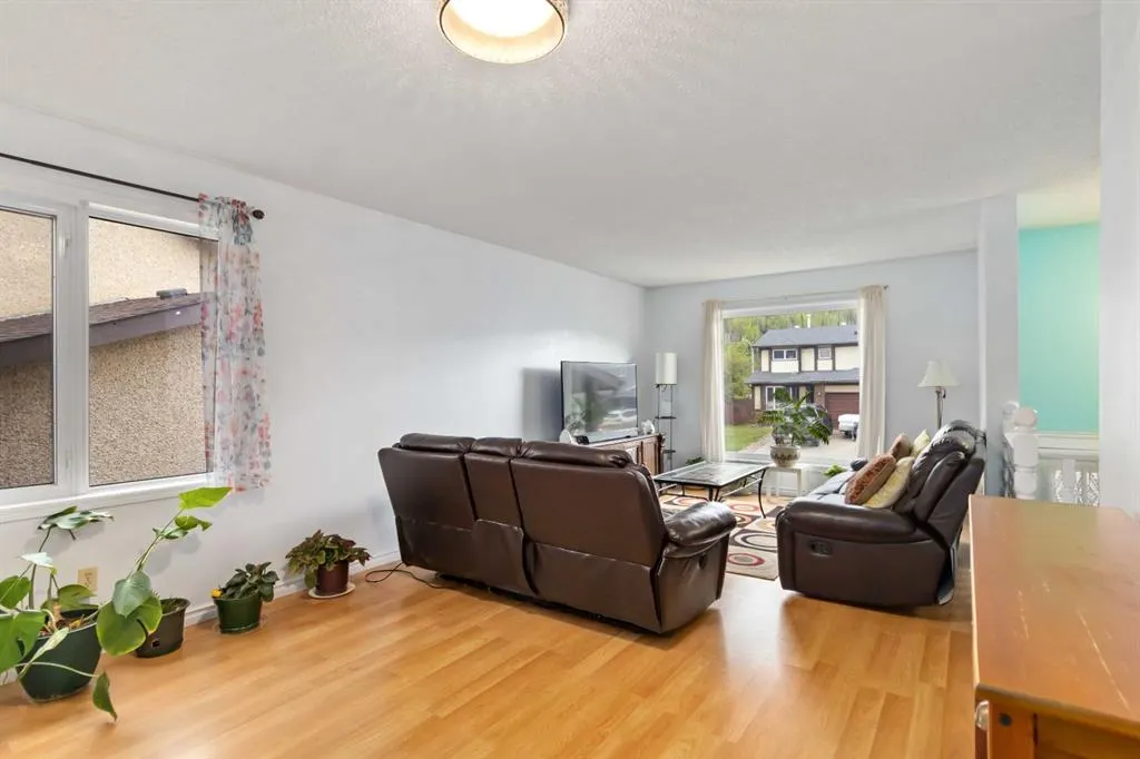 131 Grayling Crescent