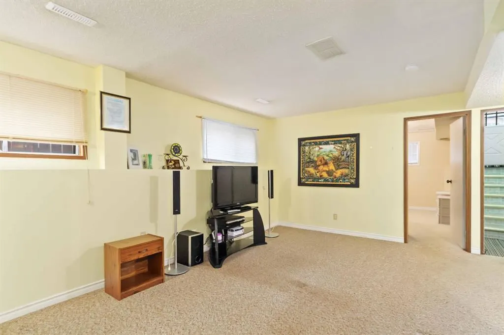 131 Grayling Crescent